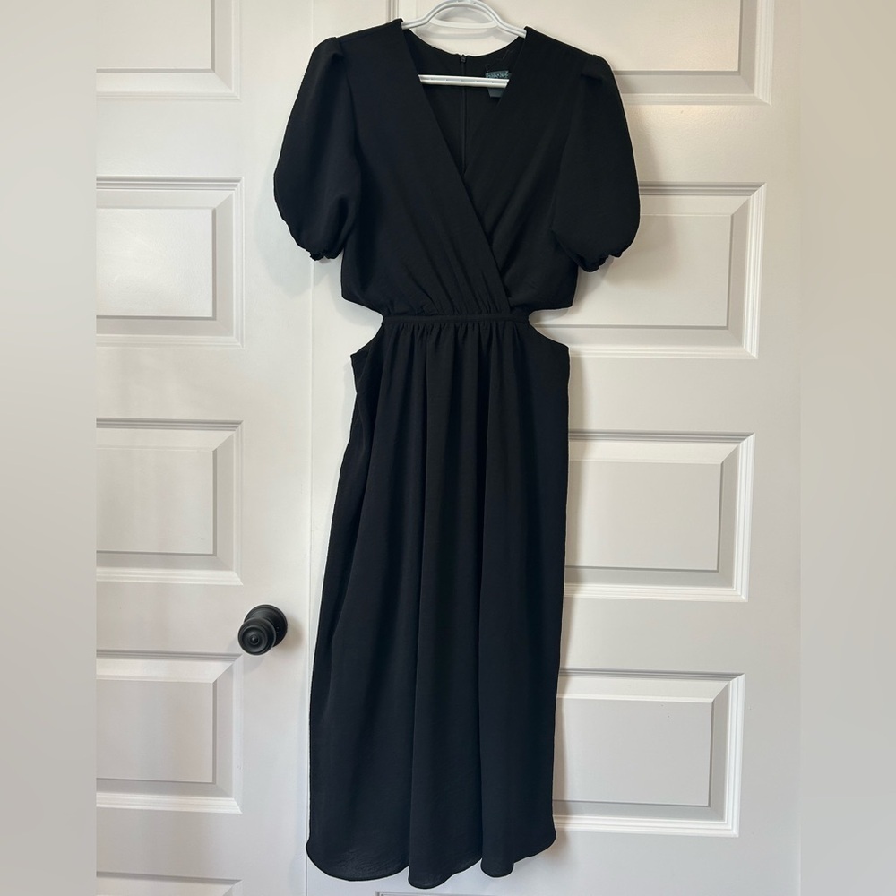 Gabby Skye Black Cut Out Puffed Sleeve Vacation Midi Dress